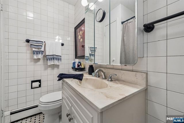 5 Park Avenue, Westwood, NJ 07675