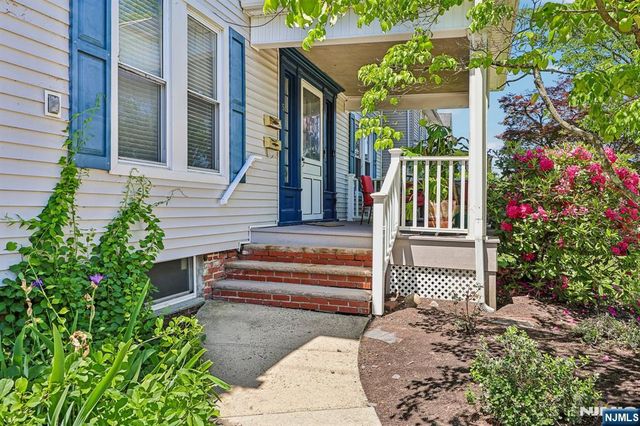5 Park Avenue, Westwood, NJ 07675