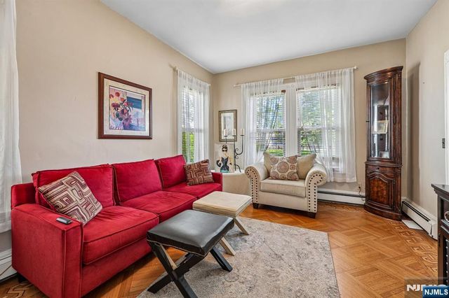 5 Park Avenue, Westwood, NJ 07675
