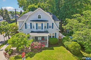 5 Park Avenue, Westwood, NJ 07675