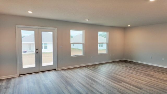 8123 Fox Hunt Drive, Milton, FL 32583