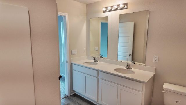 8123 Fox Hunt Drive, Milton, FL 32583