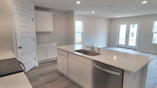 8123 Fox Hunt Drive, Milton, FL 32583