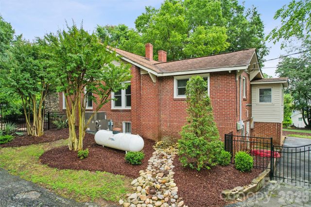 400 Alpine Street NW, Kannapolis, NC 28081