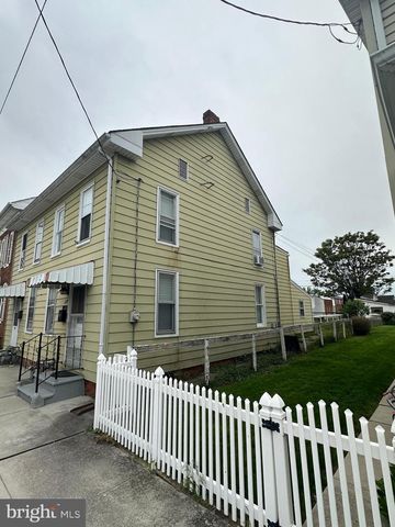 229 LOCUST ST, Hanover, PA 17331