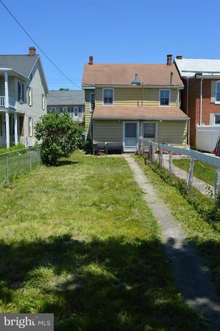 229 LOCUST ST, Hanover, PA 17331