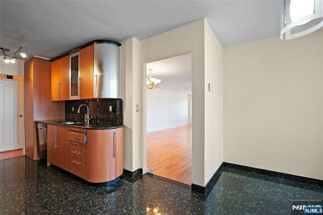 200 Winston Drive 720, Cliffside Park, NJ 07010