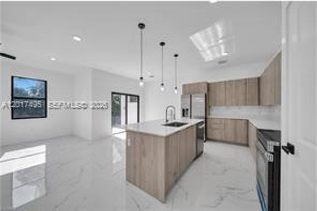 621 GREENBRIAR BLVD, Other City - In The State Of Florida, FL 33972