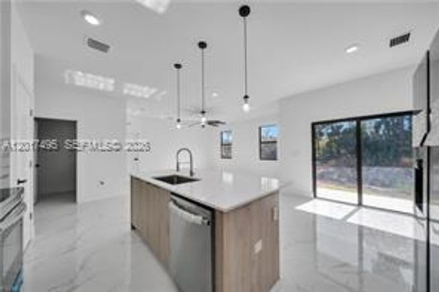 621 GREENBRIAR BLVD, Other City - In The State Of Florida, FL 33972