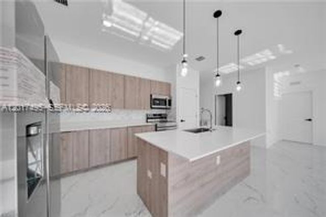 621 GREENBRIAR BLVD, Other City - In The State Of Florida, FL 33972