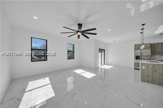 621 GREENBRIAR BLVD, Other City - In The State Of Florida, FL 33972