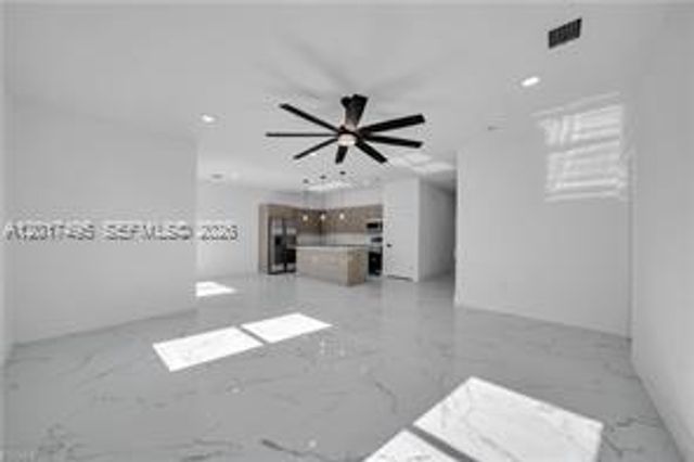 621 GREENBRIAR BLVD, Other City - In The State Of Florida, FL 33972