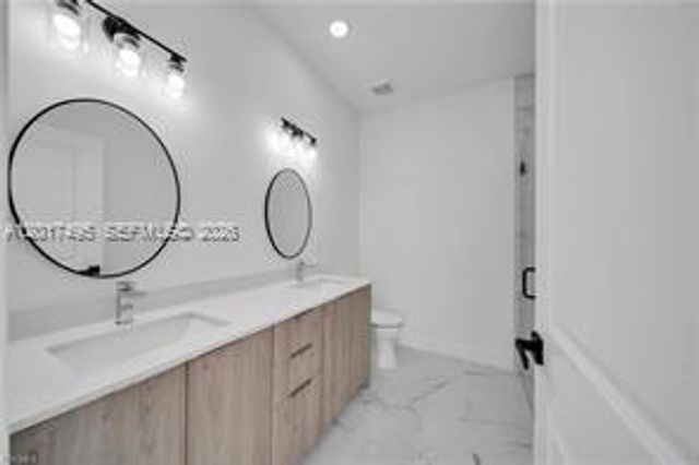621 GREENBRIAR BLVD, Other City - In The State Of Florida, FL 33972