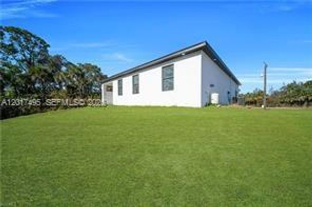 621 GREENBRIAR BLVD, Other City - In The State Of Florida, FL 33972