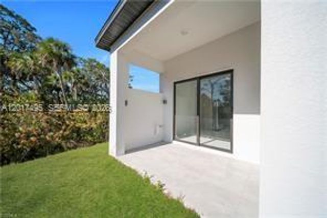 621 GREENBRIAR BLVD, Other City - In The State Of Florida, FL 33972