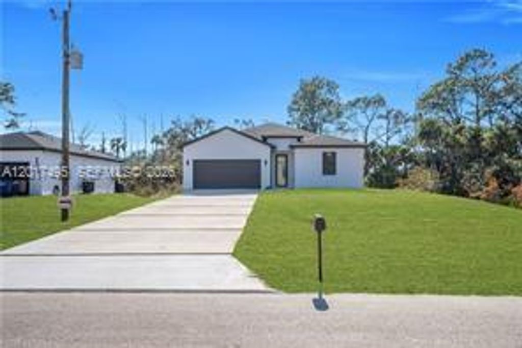 621 GREENBRIAR BLVD, Other City - In The State Of Florida, FL 33972