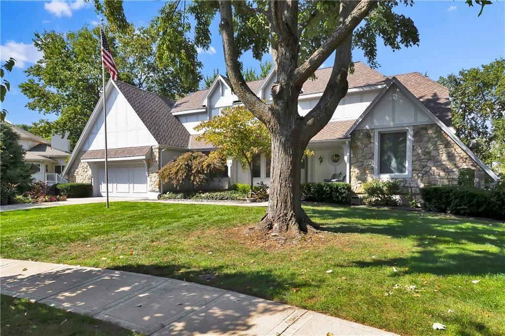 12604 Meadow Lane, Leawood, KS 66209