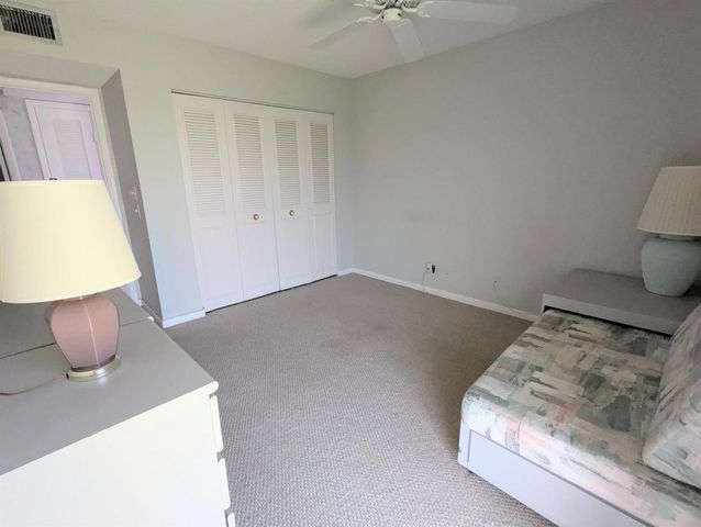 2 Golfs Edge D, West Palm Beach, FL 33417
