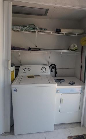 2 Golfs Edge D, West Palm Beach, FL 33417