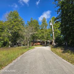 499 Billy Ridge Rd, Jamestown, TN 38556