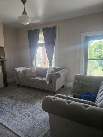 325 Winders St, Hazelwood, PA 15207