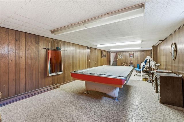 4962 NE Chouteau Drive, Kansas City, MO 64119