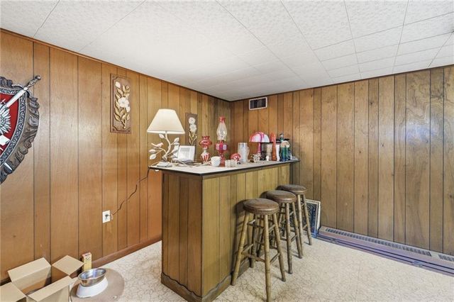 4962 NE Chouteau Drive, Kansas City, MO 64119
