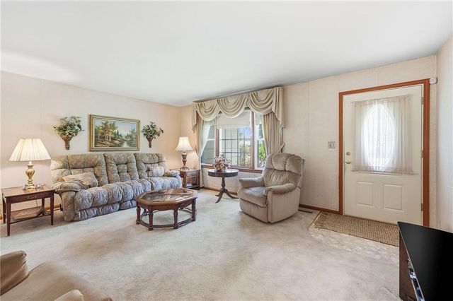 4962 NE Chouteau Drive, Kansas City, MO 64119
