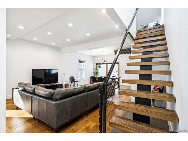 3407 S Logan St, Englewood, CO 80113