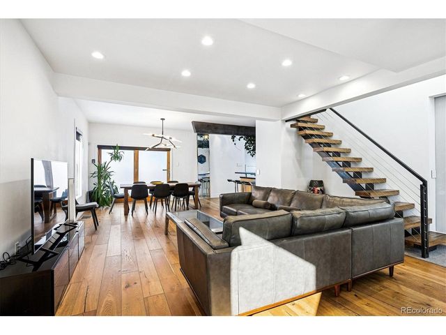 3407 S Logan St, Englewood, CO 80113