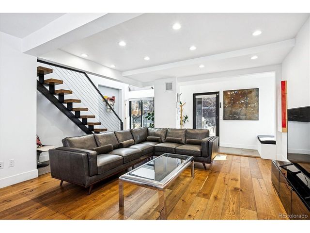 3407 S Logan St, Englewood, CO 80113