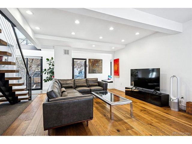 3407 S Logan St, Englewood, CO 80113