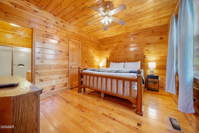 368 Oak Lake Drive, Sevierville, TN 37876