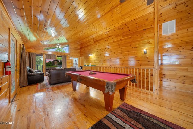 368 Oak Lake Drive, Sevierville, TN 37876