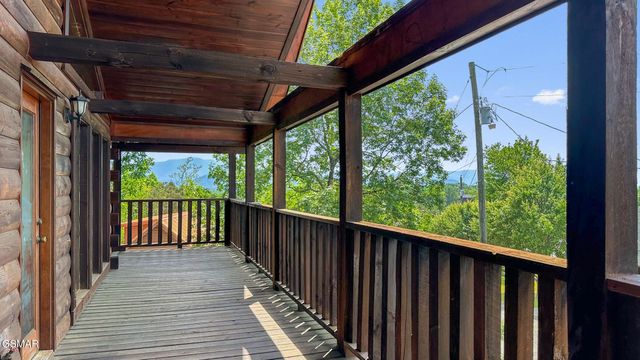 368 Oak Lake Drive, Sevierville, TN 37876