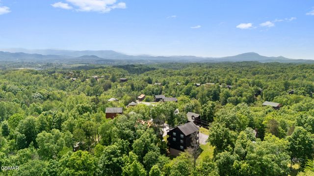 368 Oak Lake Drive, Sevierville, TN 37876