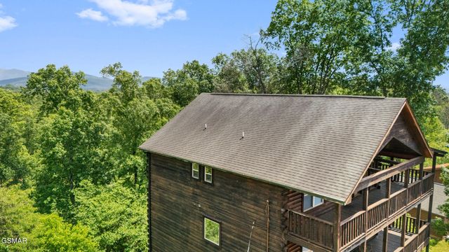 368 Oak Lake Drive, Sevierville, TN 37876
