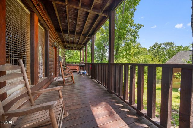 368 Oak Lake Drive, Sevierville, TN 37876