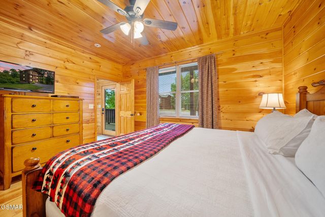 368 Oak Lake Drive, Sevierville, TN 37876