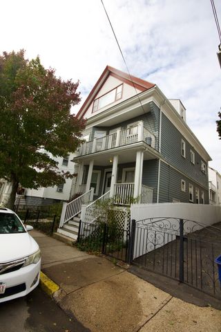 26 Wesley St, Somerville, MA 02145