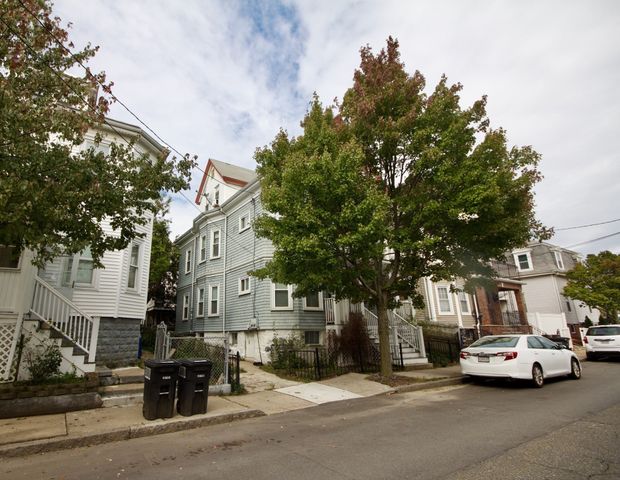 26 Wesley St, Somerville, MA 02145