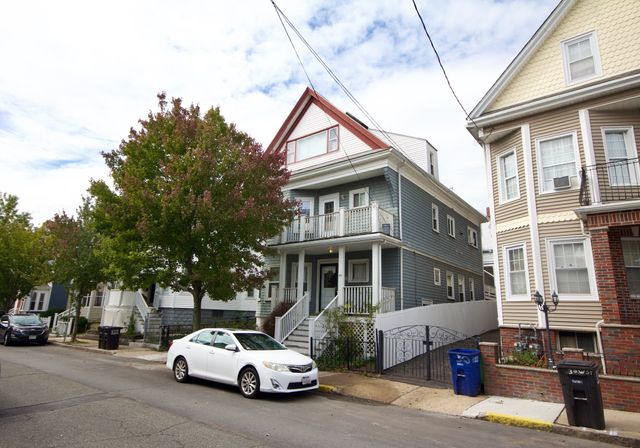 26 Wesley St, Somerville, MA 02145