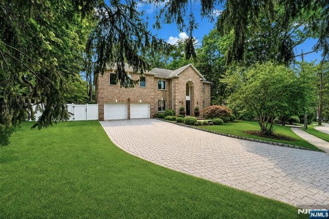 49 Alpine Drive, Closter, NJ 07624
