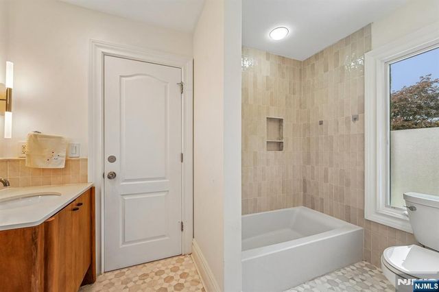 49 Alpine Drive, Closter, NJ 07624