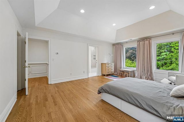 49 Alpine Drive, Closter, NJ 07624