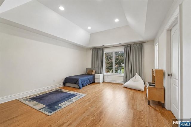 49 Alpine Drive, Closter, NJ 07624