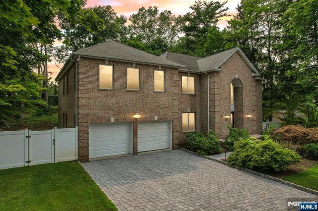 49 Alpine Drive, Closter, NJ 07624