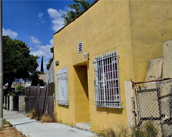 9920 Graham, Los Angeles, CA 90002