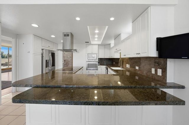 899 Island Drive 401, Rancho Mirage, CA 92270