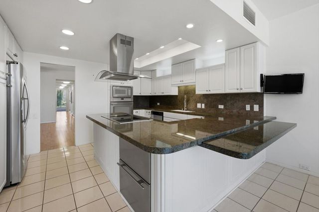 899 Island Drive 401, Rancho Mirage, CA 92270
